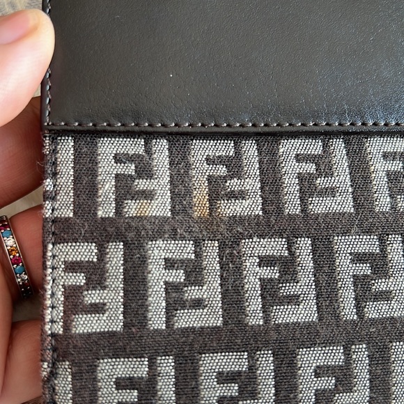 ‼️SOLD on instagram‼️Fendi card and passport holder - Picture 12 of 14